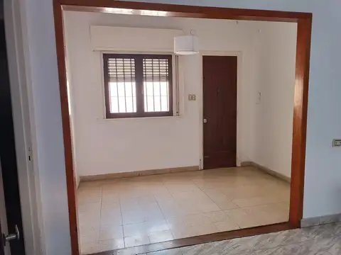 Depto Tipo Casa en Alquiler en La Plata, $ 595.000