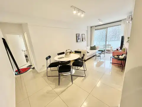 Impecable Dos Ambientes con Balcón en Alquiler
