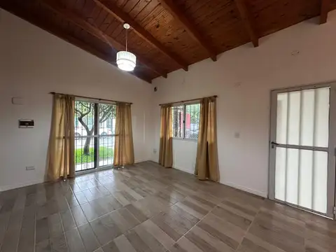 Depto Tipo Casa 3 ambientes con 1 baño