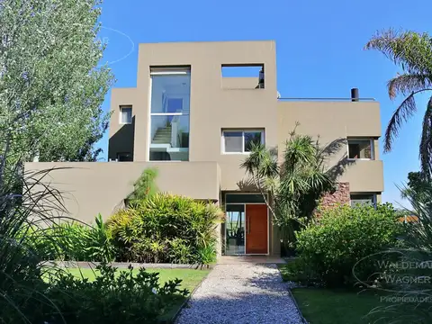 Casa en Alquiler Temporal de 4 dormitorios