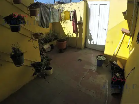 Depto Tipo Casa 3 ambientes con 2 baños