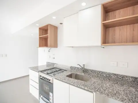 VENTA DEPARTAMENTO MONOAMBIENTE DIVISIBLE- BALCON-PARQUE CHACABUCO. PISO 8