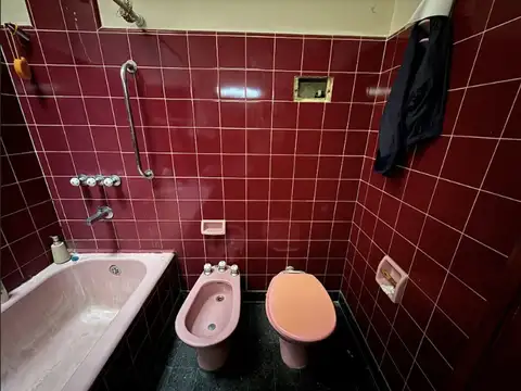 CASA EN VENTA 4 AMB. EL PALOMAR JARDIN Y COCHERA