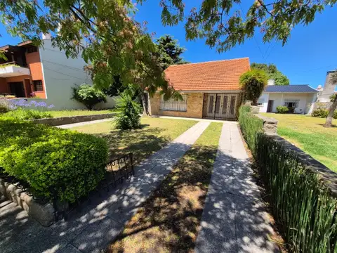 Casa en venta en Parque Luro
