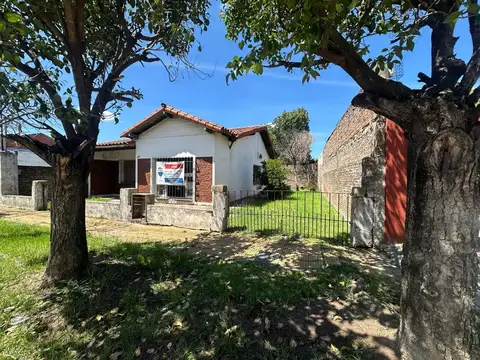 CHALET 4 AMBIENTES PB.JARDÍN COCHERA APTO CRÉDITO