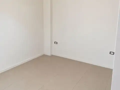 Departamento en Alquiler en Bernal Oeste, $ 550.000