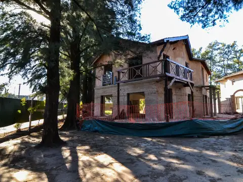 Moderno chalet en Ituzaingo Norte