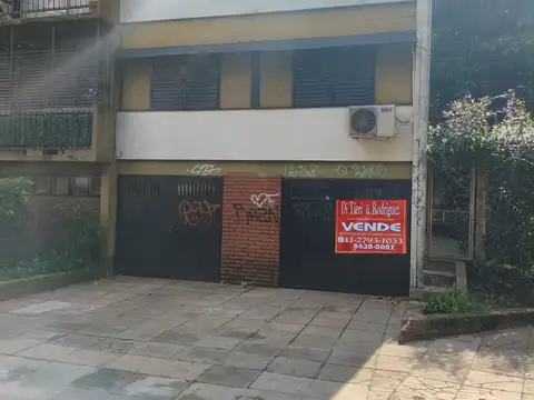 Cochera Cerrada en Venta en Ciudad Jardín – Funcional y de Buenas Dimensiones