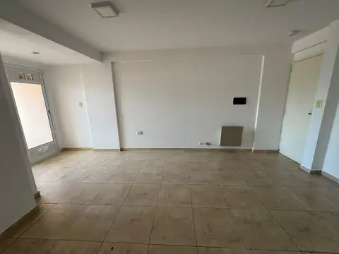 Departamento en Alquiler en Alto Alberdi, $ 650.000