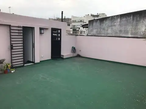 Depto Tipo Casa en Venta en Chacarita, USD 198.000