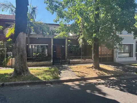 Olivos Golf: en Alquiler Casa en 2 Plantas