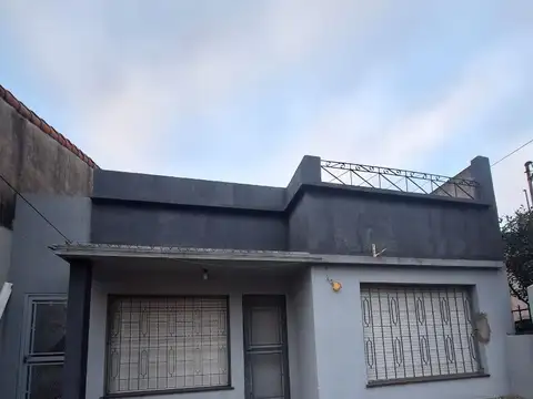 Alquier Quilmes Oeste. Casa 3 amb c/parque y parrilla.