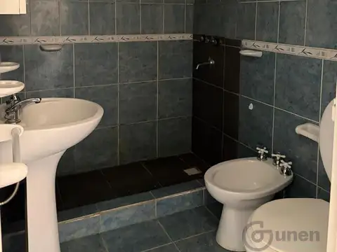 Depto Tipo Casa en Alquiler con 1 cocheras