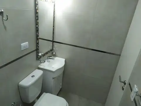 Depto Tipo Casa en Venta con 1 cocheras