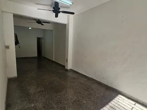 Local en Alquiler en Abasto, $ 650.000