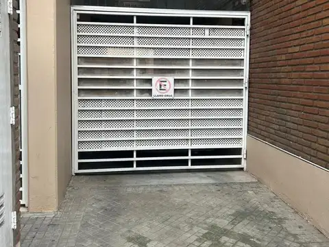 COCHERA DOBLE EN REPÚBLICA DE LA SEXTA