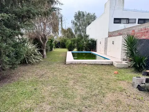 Casa en Venta con 4 cocheras
