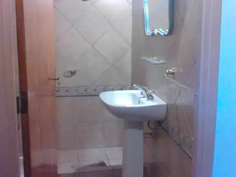 Casa 2 ambientes con 2 baños