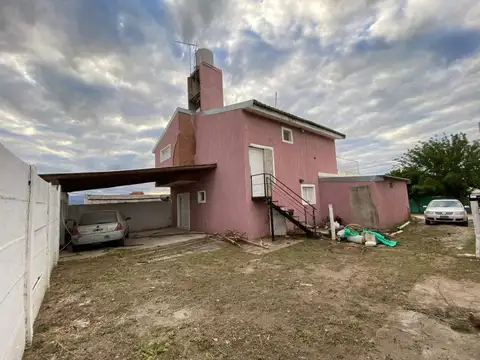 Casa 7 ambientes con 4 baños