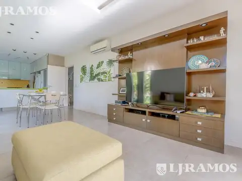 Casa 5 ambientes con 3 baños