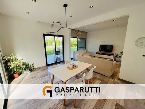 Casa 4 ambientes con 3 baños