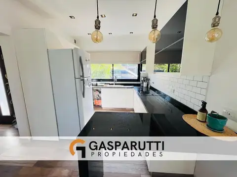 Casa 4 ambientes con 3 baños