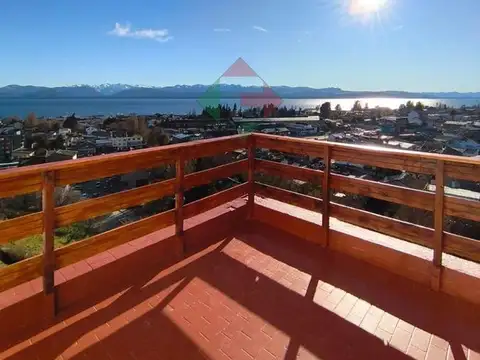 Venta Amplio y luminoso Duplex en Mitre con 4 dormitorios y escritorio