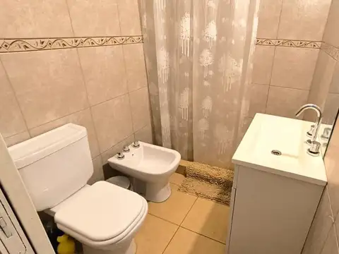 Casa 2 ambientes con 1 baño