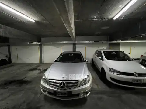 COCHERA FIJA CUBIERTA N° 24 EN AV. JUAN DE GARAY AL 3700 (HAY OTRAS)