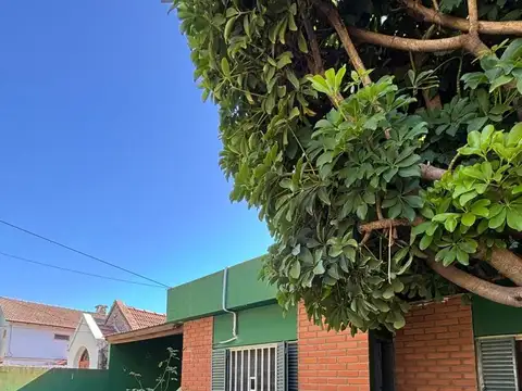 Venta casa Fsiherton tres dormitorios