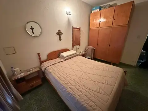 Casa 6 ambientes con 2 baños