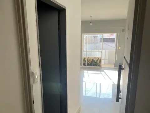 V. LURO ESCALADA 500, Piso 1