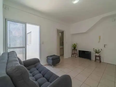 Depto Tipo Casa en Venta de 2 ambientes