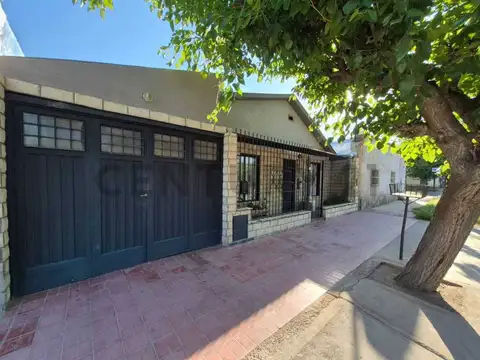 Patricia Mendocinas 2400, Piso 0