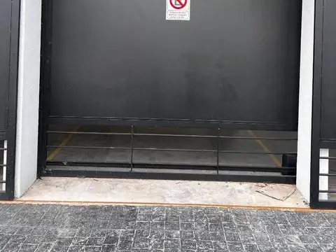 COCHERA PRIVADA EN CENTRO DE BANFIELD (FC)