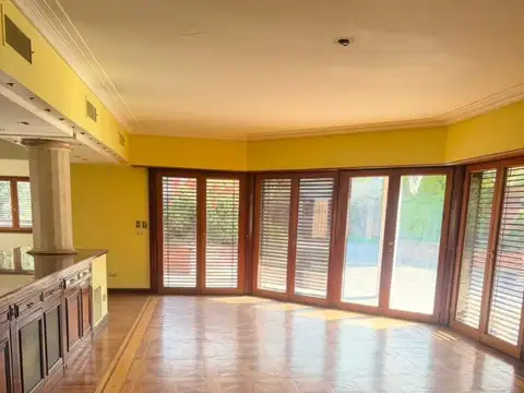Casa en Venta con 5 cocheras