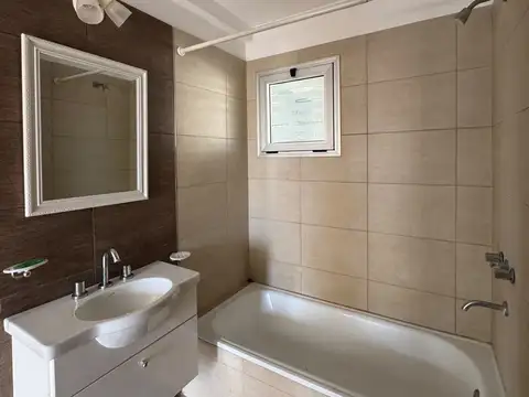 VENTA DEPTO 2 AMB. + COCHERA EN PACHECO 541, ZÁRATE.