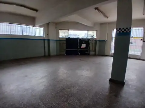 Local en Alquiler en Tablada, $ 800.000