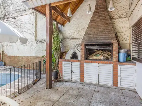 Venta casa en Belgrano/Nuñez con pileta y cochera