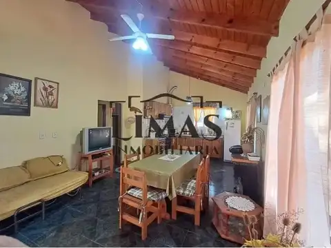 Casa 5 ambientes con 2 baños