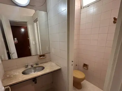 OFICINA EN VENTA B CENTRO BAÑO PRIVADO