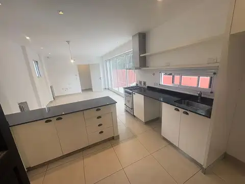 Depto Tipo Casa en Venta de 3 ambientes