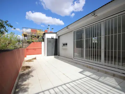 Depto Tipo Casa 3 ambientes con 2 baños