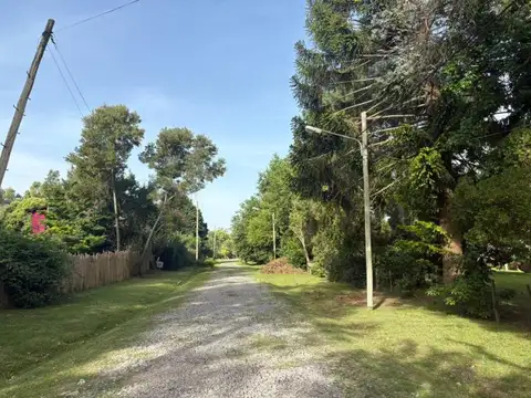 Venta Lote con casa 2 amb! Barrio cerrado Las Lomadas! Cardales