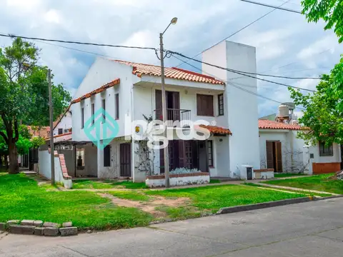CASA EN VENTA CON COCHERA - TRES CERRITOS - SALTA