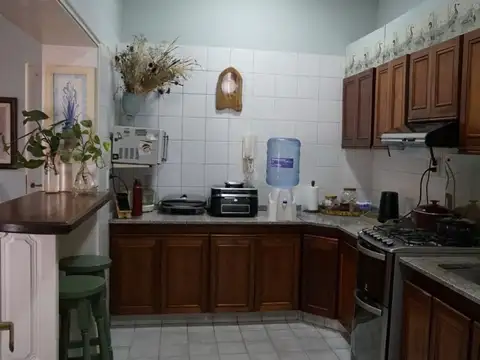 Casa en  Civit 157 entre España y Marmol