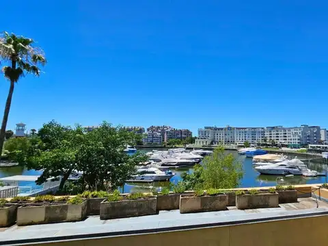 Departamento con vista a la bahía