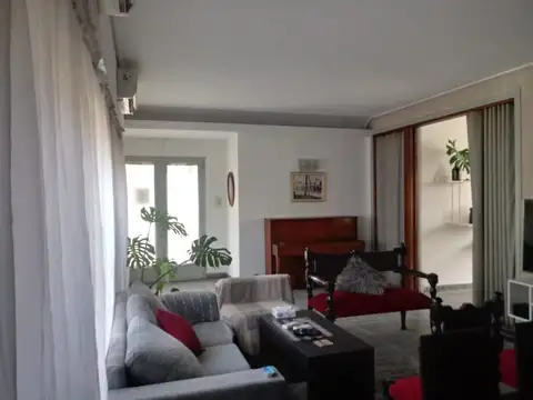 Casa en Venta en Bernal, USD 198.000