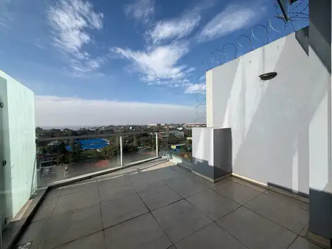 Increible Departamento con balcón terraza, increibla vista al rio y cochera Fija.