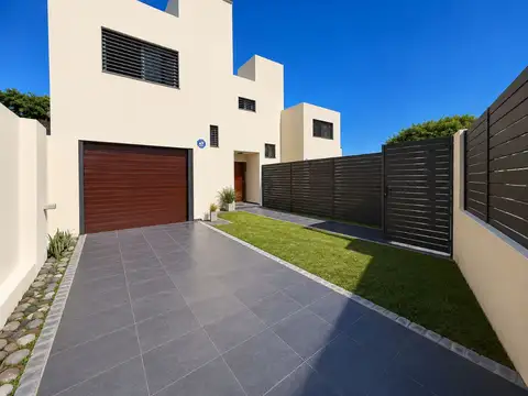 Casa en Venta en Arguello, USD 195.000